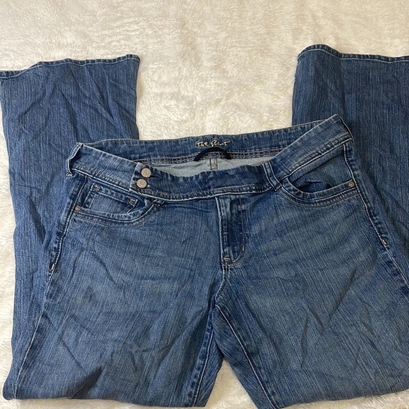 Old Navy The Flirt‎ Regular Mid-Rise Jeans - Picture 2 of 8